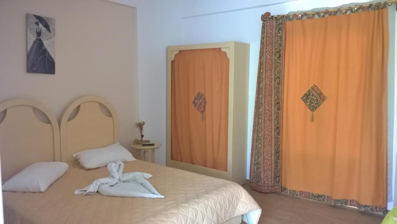 Gyrouli 1 Apartamento Pera Gyalos Exterior foto
