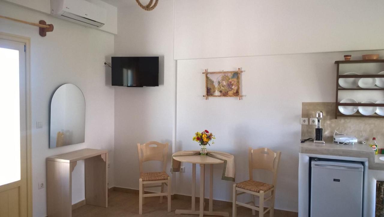 Gyrouli 1 Apartamento Pera Gyalos Exterior foto