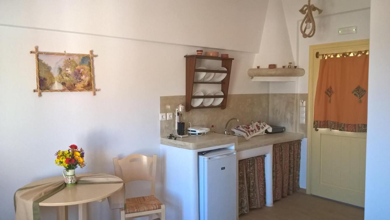 Gyrouli 1 Apartamento Pera Gyalos Exterior foto